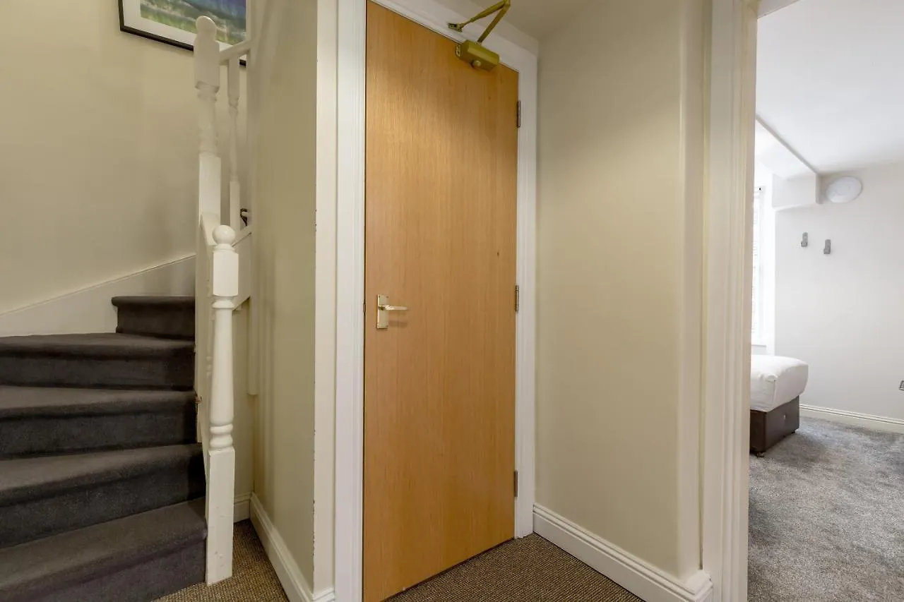 Southside Apartments By Destination Edinburgh 0*,